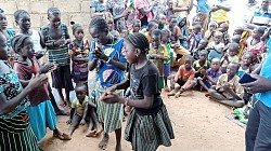Sèance rècréative avec les enfants PDI.