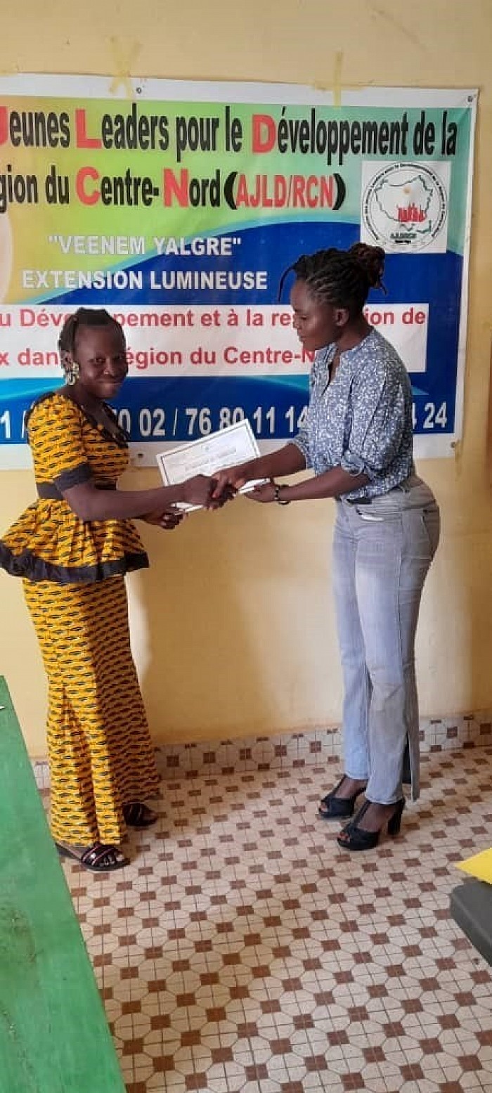 Remise d’attestation à la fin de la formation en technique d’animation et de communications